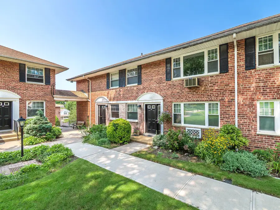14U Madison Park Gardens #14U, Port Washington, NY 11050 - #3
