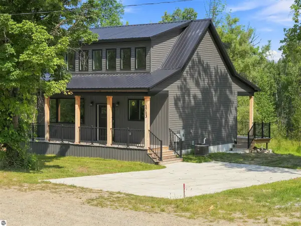 1713 Vanderlip Road, Traverse City, MI 49686