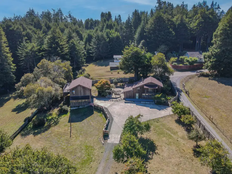 31600 Little Valley Road, Fort Bragg, CA 95437 - Image #2