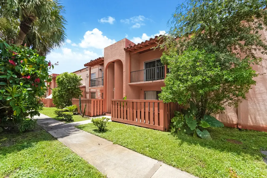 7160 Fairway Dr #J16, Miami Lakes, FL 33014 - #2