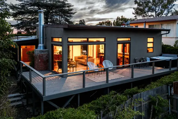 3061 Landa Street, Los Angeles, CA 90039