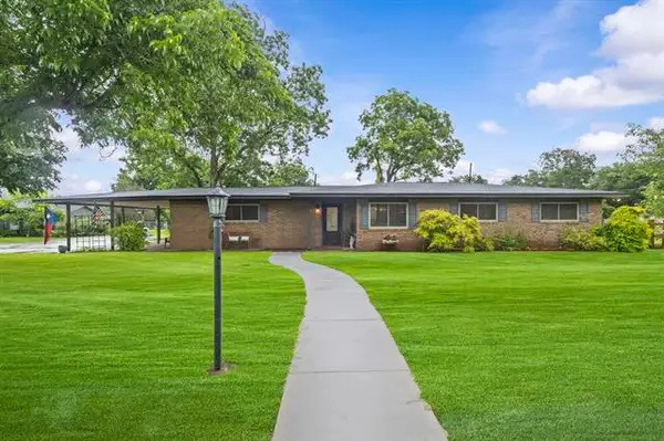 1663 4th Street, Nome, TX 77629
