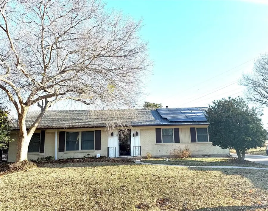 1401 Greenbrier Drive, Sherman, TX 75092 - Image #2