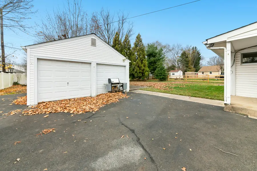 908 Circle Dr, Southampton, PA 18966 - Image #2