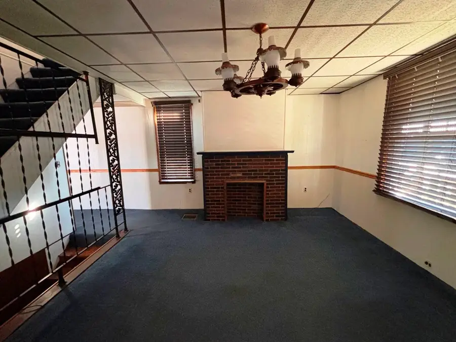 529 Railroad Street, Chester, WV 26034 - #3