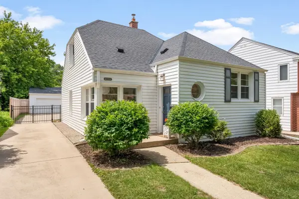 4617 N Sheffield Ave, Whitefish Bay, WI 53211
