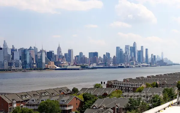 7002 JFK Blvd E 6D, Guttenberg, NJ 07093