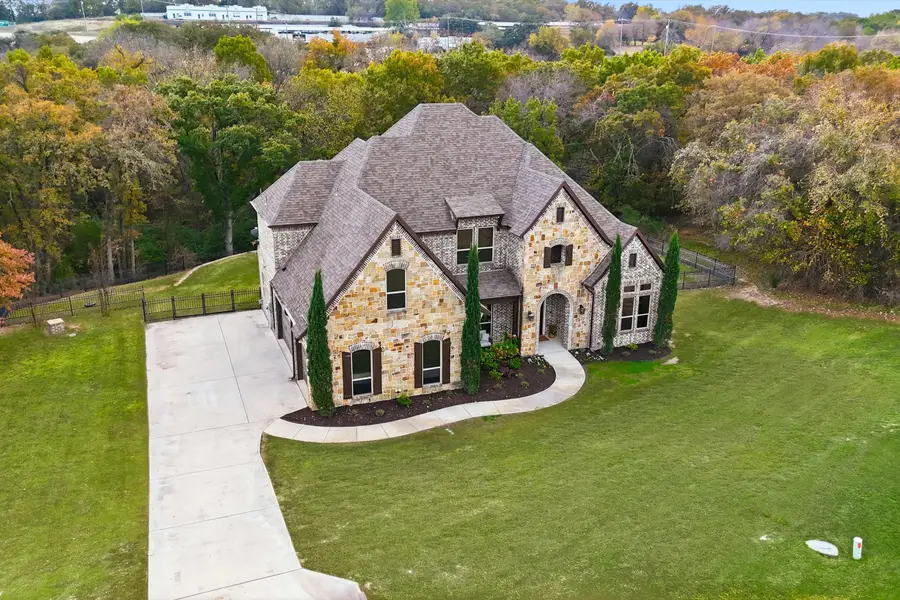 11236 Brady Oaks Court, Fort Worth, TX 76135 - Image #2