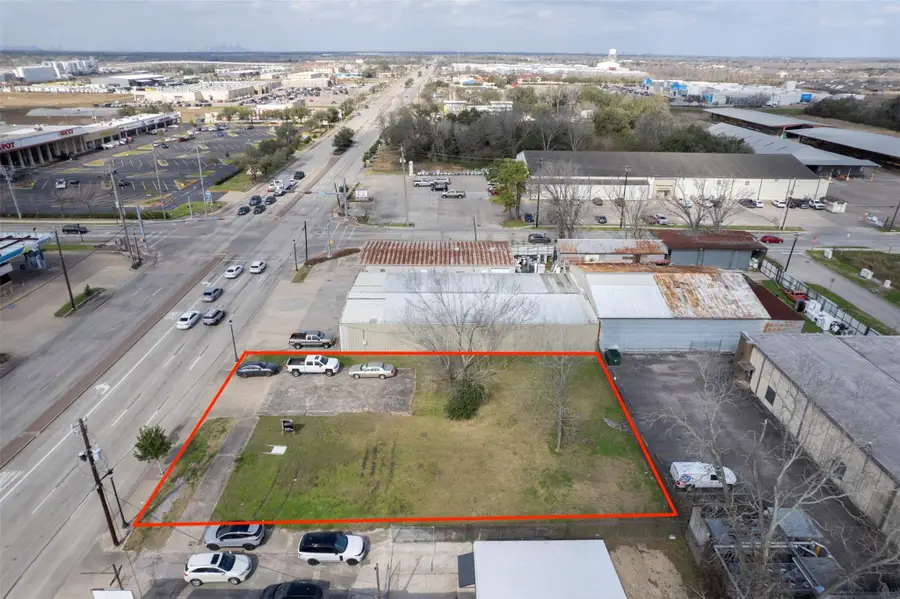 2107 N Main Street, Pearland, TX 77581 - #2