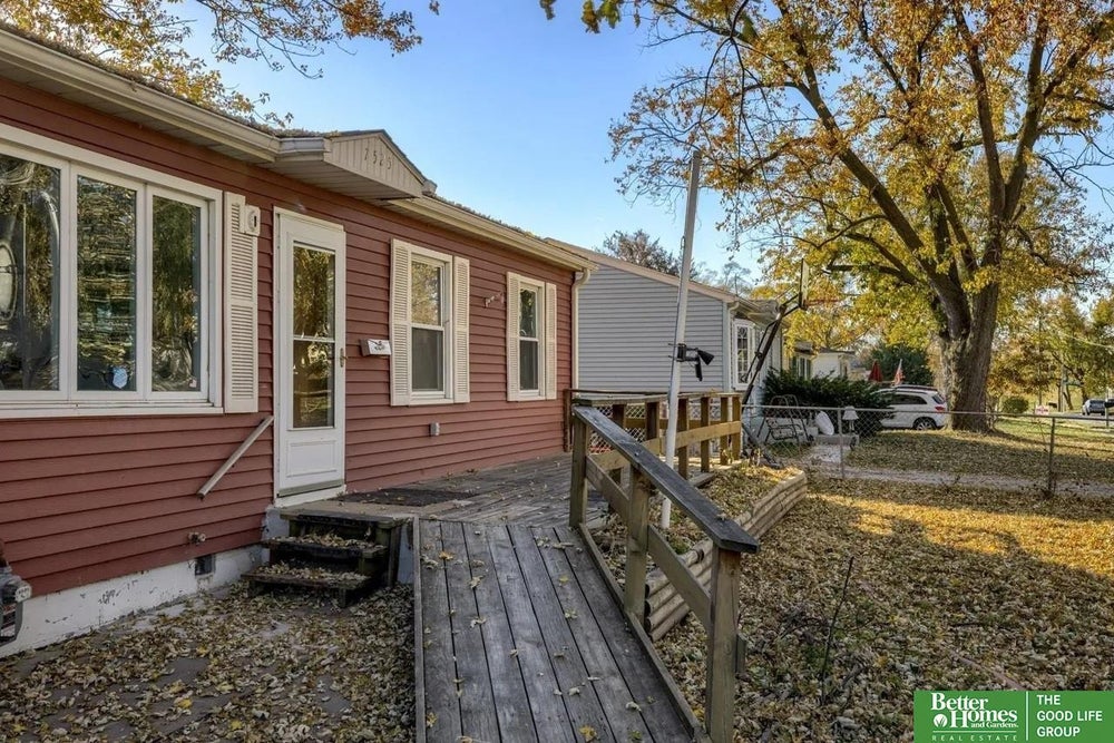 7525 S 22ND Street, Bellevue, NE 68147 BHGRE