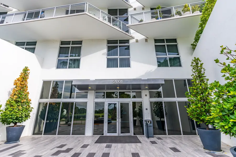 2001 Meridian Ave #404, Miami Beach, FL 33139 - #3