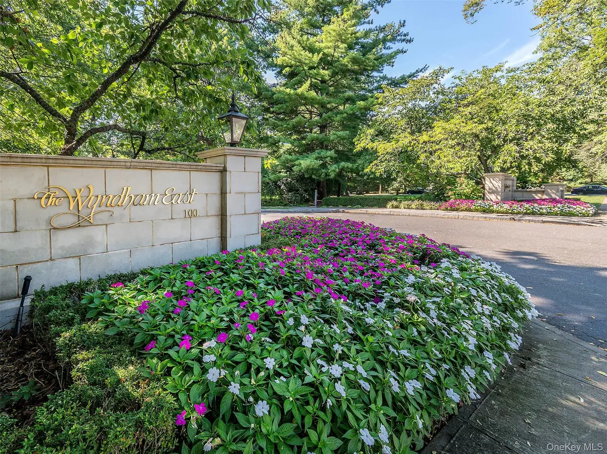 100 Hilton Avenue #607E, Garden City, NY 11530 - Image #1