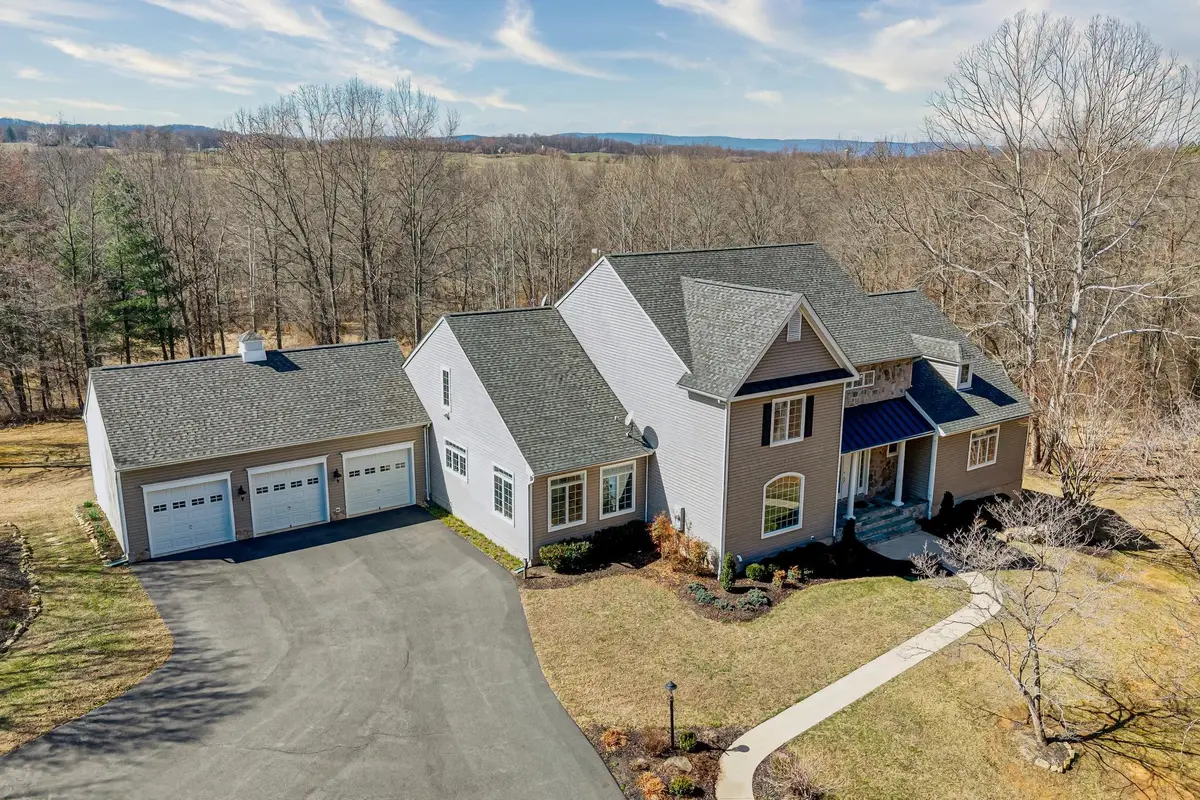 8986 Woodward Rd, Marshall, VA 20115 - #1