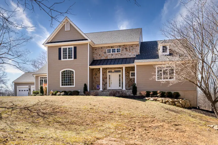 8986 Woodward Rd, Marshall, VA 20115 - #2