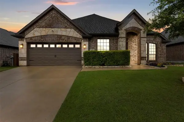 354 Wolf Creek Drive, Waxahachie, TX 75165