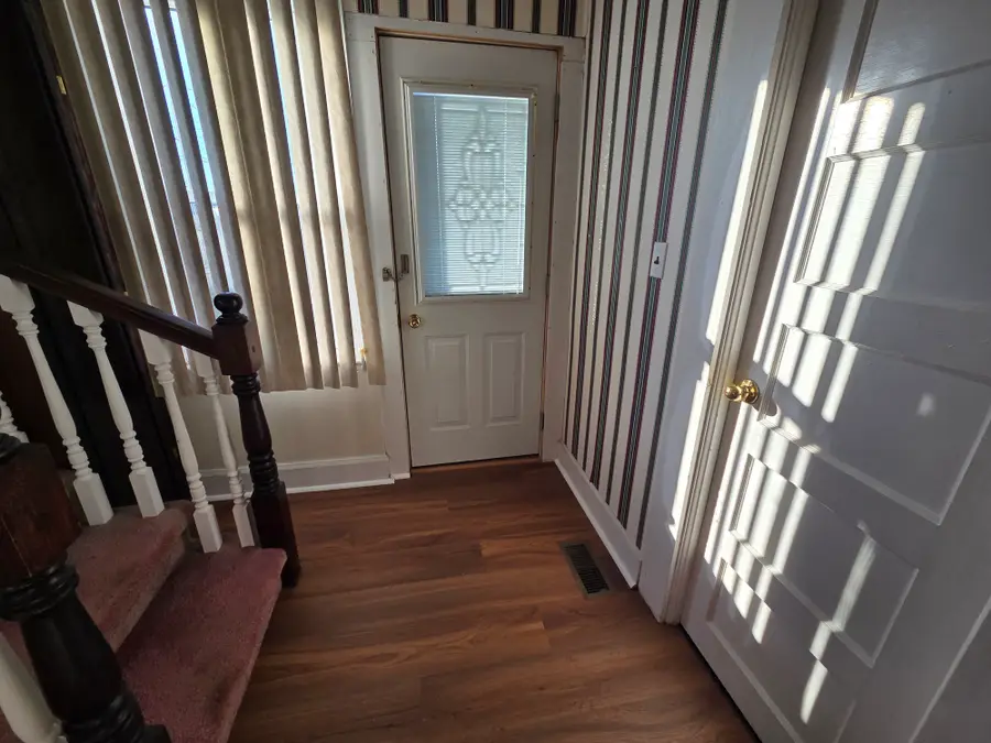 404 E 3rd Street, Grayson, KY 41143 - Image #2