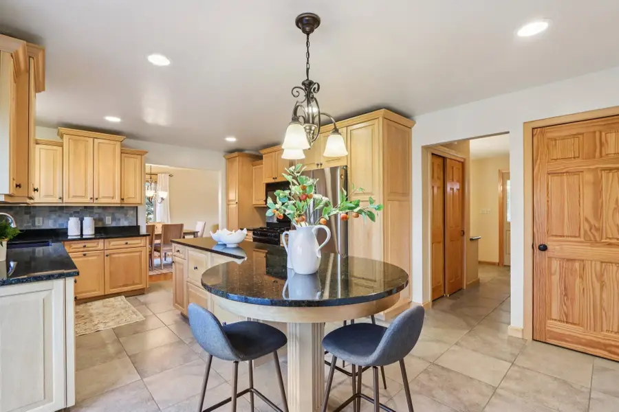 16000 W Monterey Dr, New Berlin, WI 53151 - Image #3