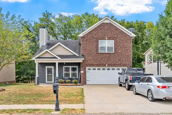 706 Cavalier Dr, Clarksville, TN 37040