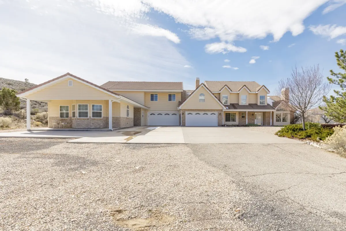 1215 W Emerald Dr, Saint George, UT 84770 - #1