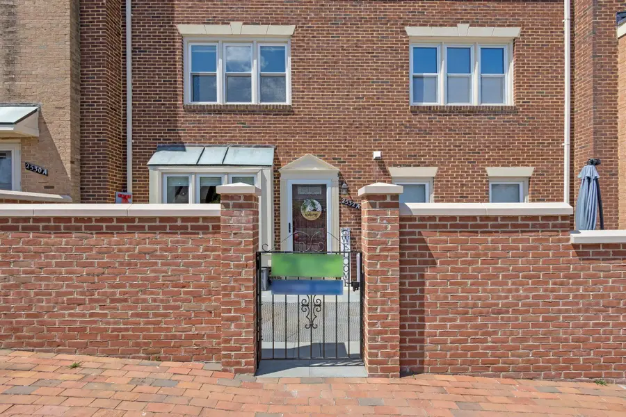 2532 Fairfax Dr, Arlington, VA 22201 - #2