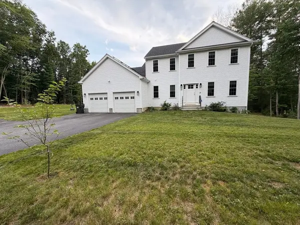 203 Albee Rd, Uxbridge, MA 01569