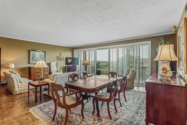 4215 Harding Pike #901, Nashville, TN 37205