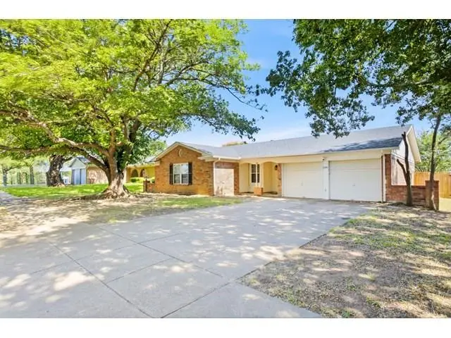 2108 Guinevere Street, Arlington, TX 76014 - #1