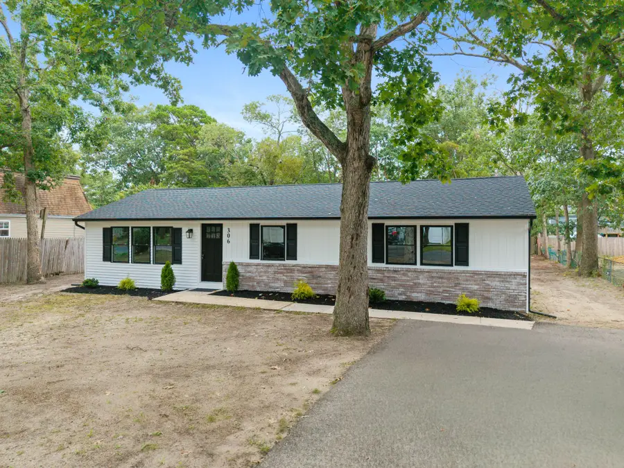 306 Wiltshire Dr, Williamstown, NJ 08094 - #3