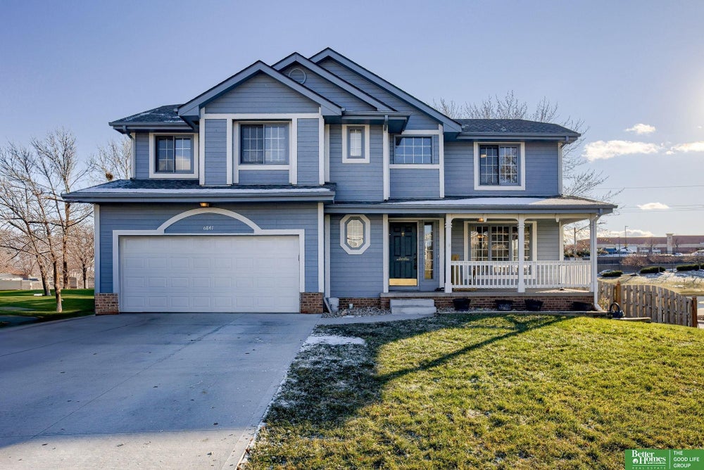 6841 Hillcrest Lane, La Vista, NE 68128 BHGRE