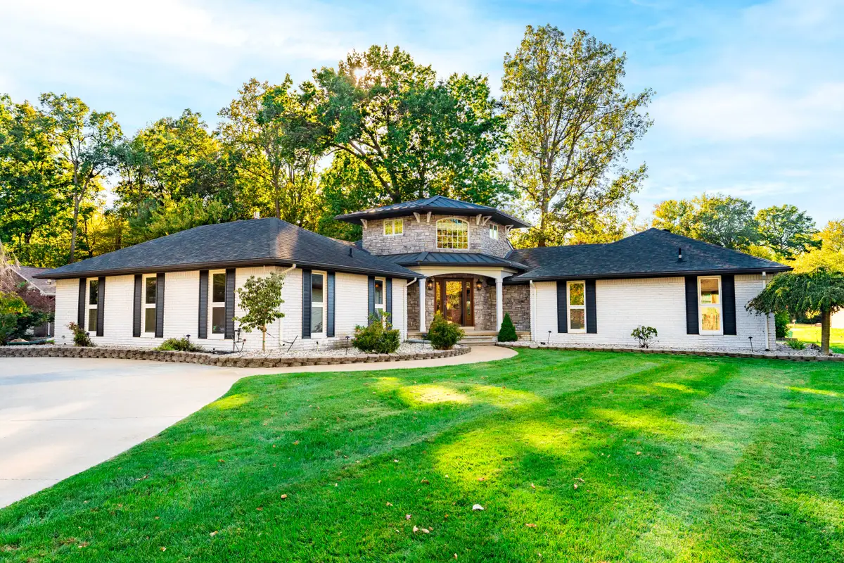 26036 Parke Lane, Grosse Ile, MI 48138 - Image #1