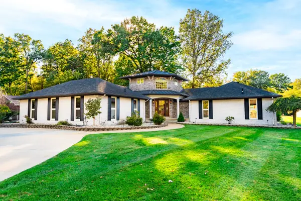 26036 Parke Lane, Grosse Ile, MI 48138