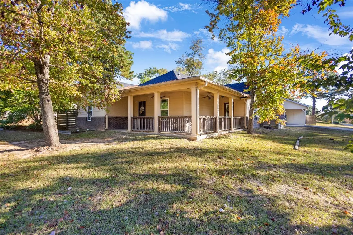 300 N Evenside St, Henderson, TX 75654 - Image #1