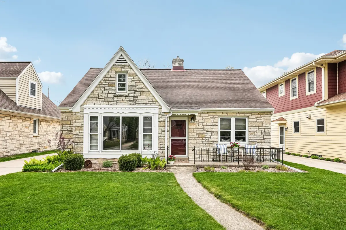 4949 N Idlewild Ave, Whitefish Bay, WI 53217 - #1