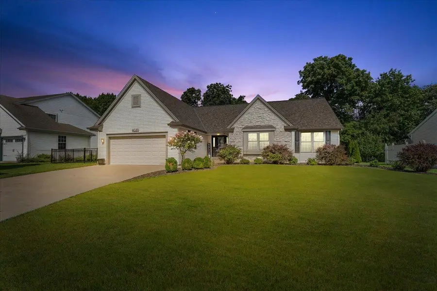 4020 W Lakeview Dr, Franklin, WI 53132 - #2