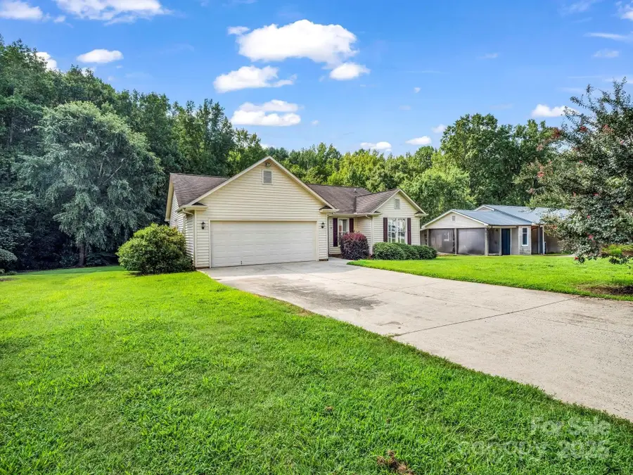 217 Rock Creek Drive, Lincolnton, NC 28092 - Image #2