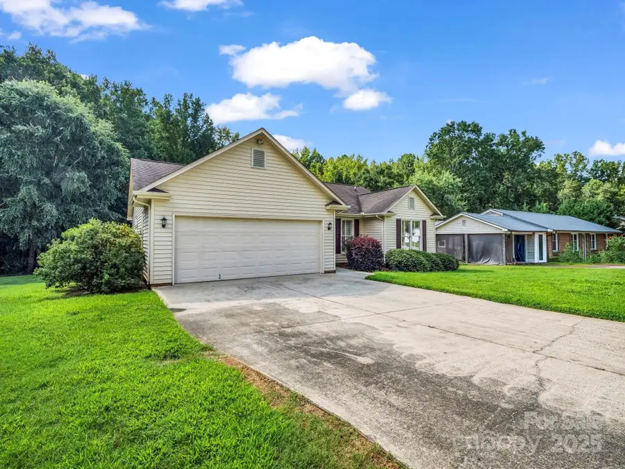 217 Rock Creek Drive, Lincolnton, NC 28092 - Image #3