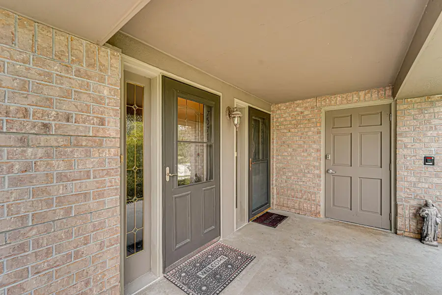 7571 W Tuckaway Pines Cir, Franklin, WI 53132 - #2