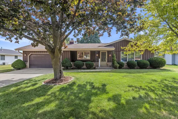 4972 S 65th St, Greenfield, WI 53220