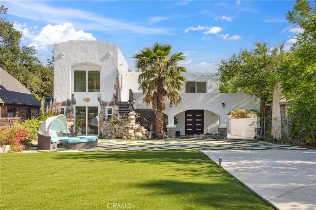 1290 E Woodbury Road, Pasadena, CA 91104 - Image #1