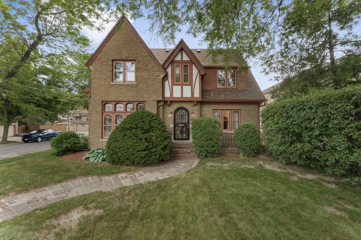 3303 N Sherman Blvd, Milwaukee, WI 53216 - #1