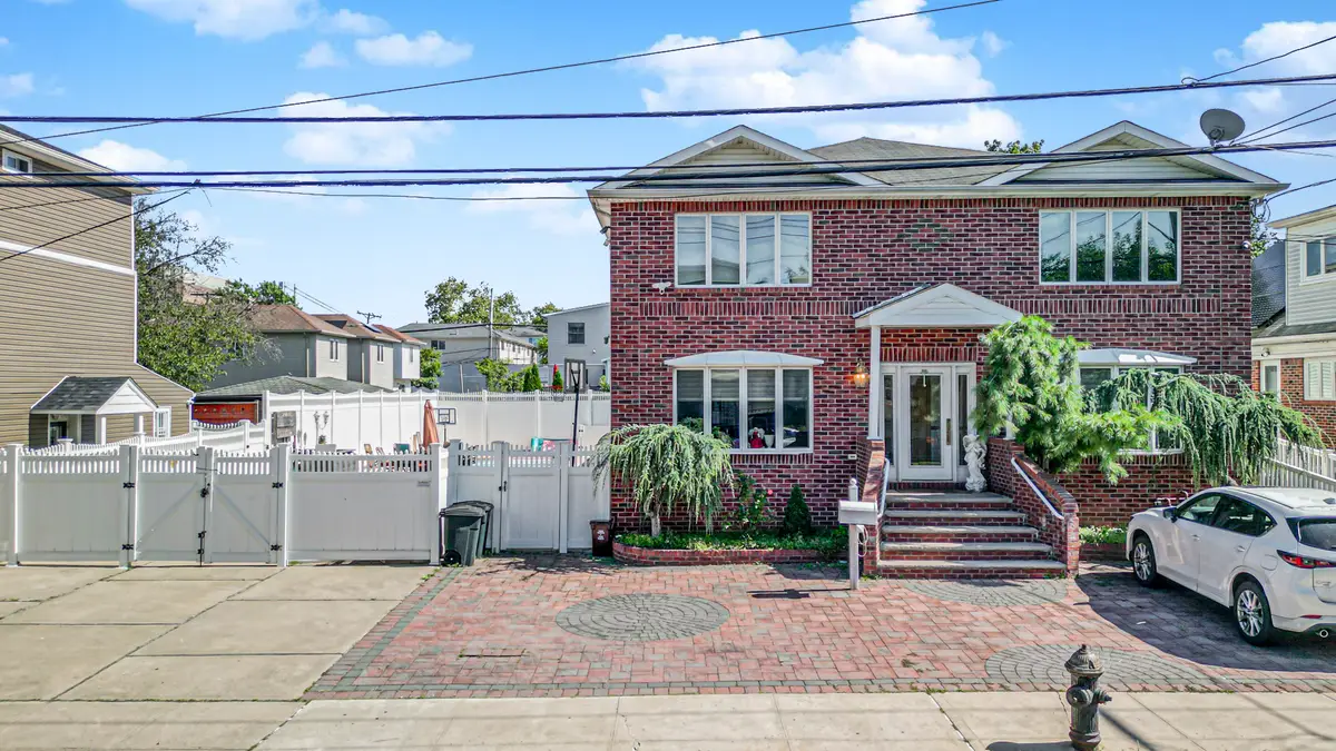 124 Virginia Avenue, Staten Island, NY 10305 - Image #1
