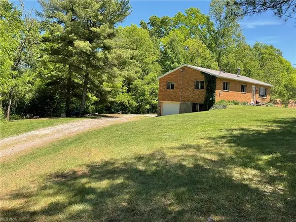 485 Grant Hill Road, Davisville, WV 26142