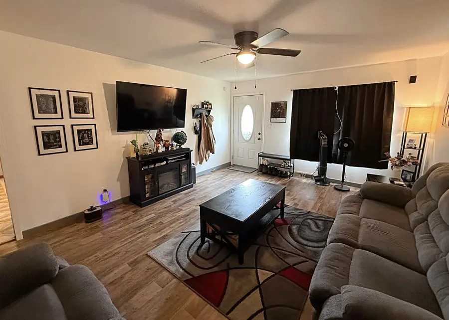 1412 E Poplar Street, Petersburg, IN 47567 - #3