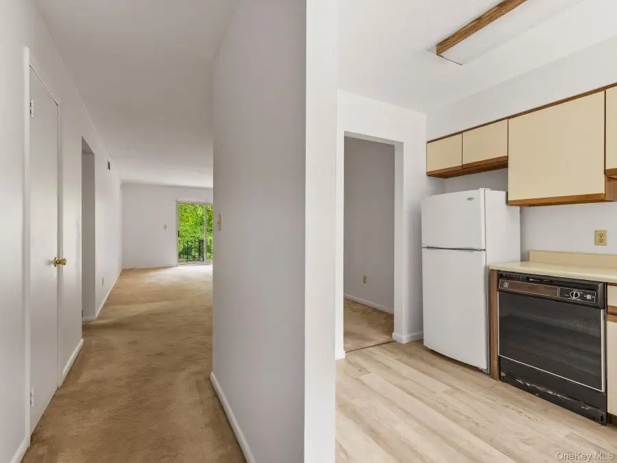 26 Cooper Road #602, Poughkeepsie, NY 12603 - Image #3