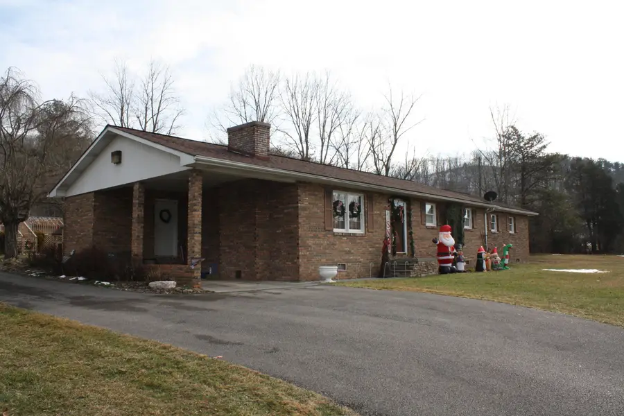 62 Howards Branch, Hinton, WV 25951 - Image #2