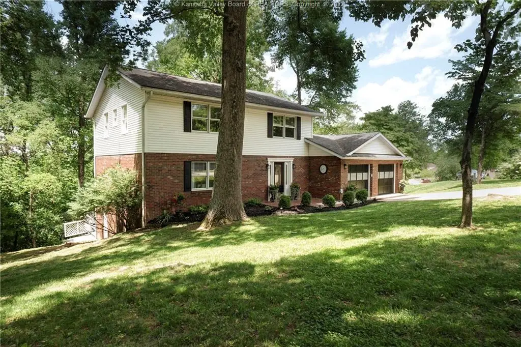 100 Fox Run, Hurricane, WV 25526 - Image #1