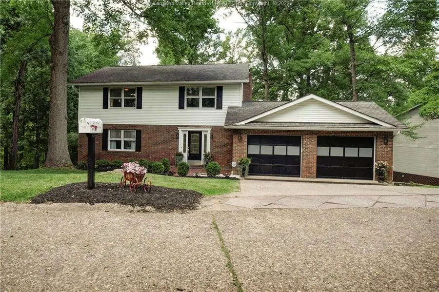 100 Fox Run, Hurricane, WV 25526 - Image #2