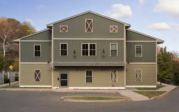 128 Vineyard Avenue #202, Highland, NY 12528