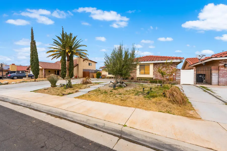 1827 Louise, Lancaster, CA 93534 - #3