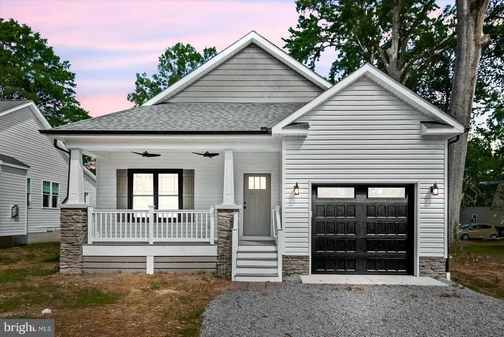 133 6th St, Colonial Beach, VA 22443 - #1